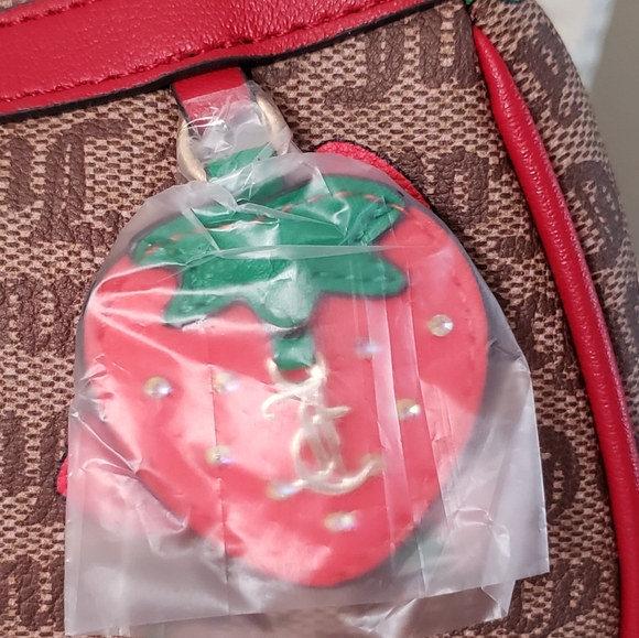 Juicy Couture Freshly Picked Strawberry Shoulder Bag Chestnut Chino/Cool Red NWT - Picture 5 of 16